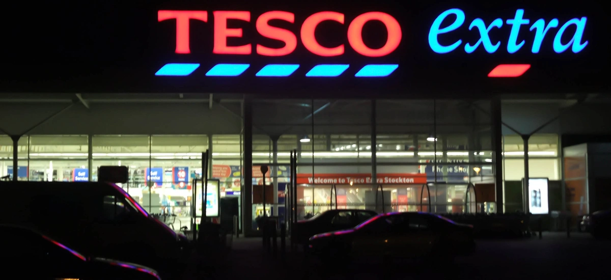 Tesco zamyka sklepy w Polsce.  Tak się kończą kombinacje wielkich sieci handlowych