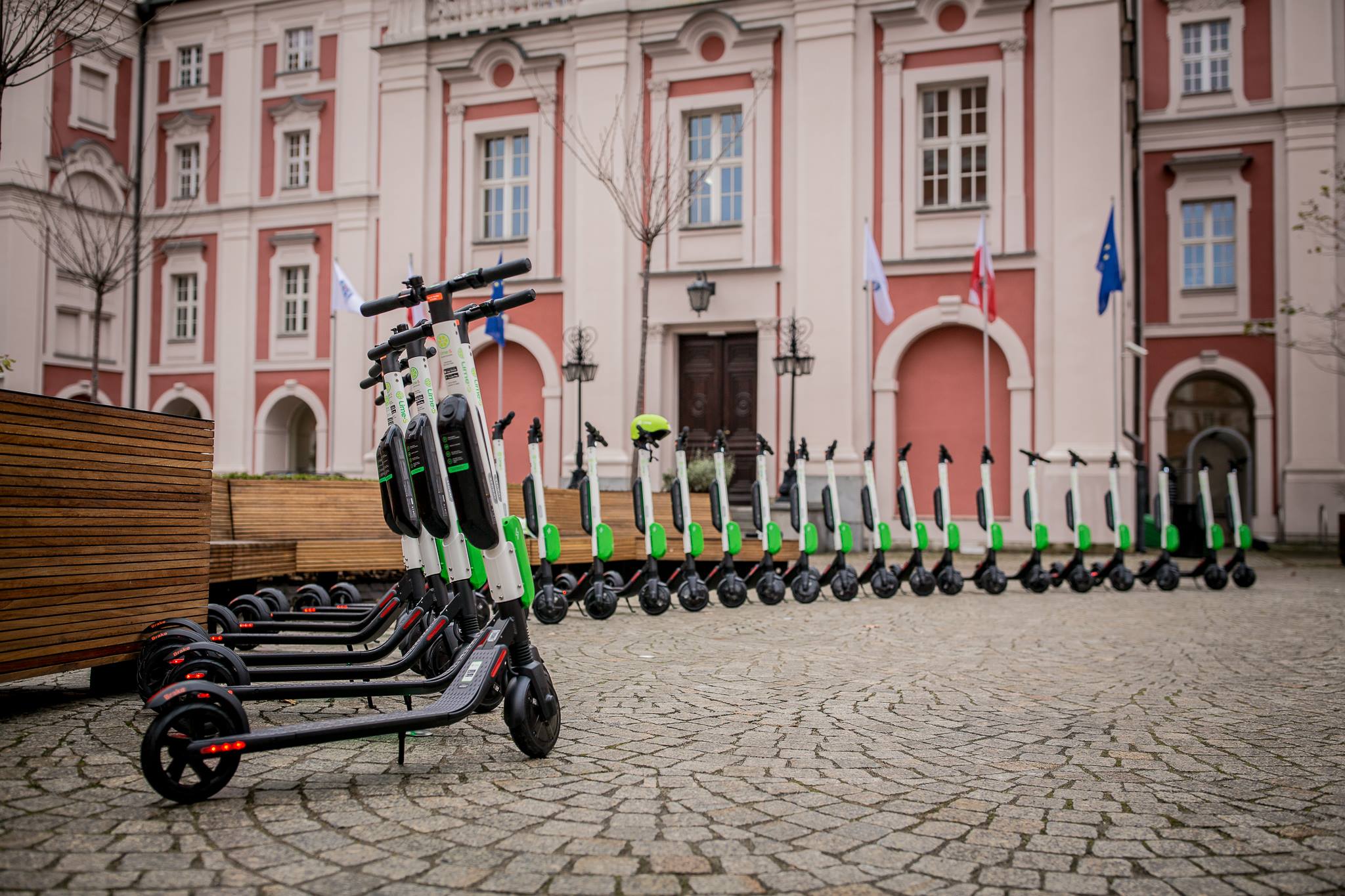 Lime poszerza strefę działania w Warszawie. W aplikacji wypożyczysz też nawet 5 hulajnóg