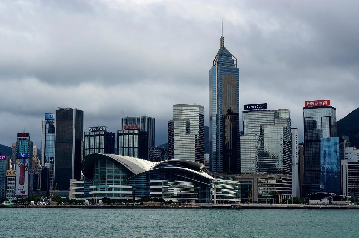 Protesty w Hongkongu. Chcą rozwalić system, ogałacając bankomaty z gotówki