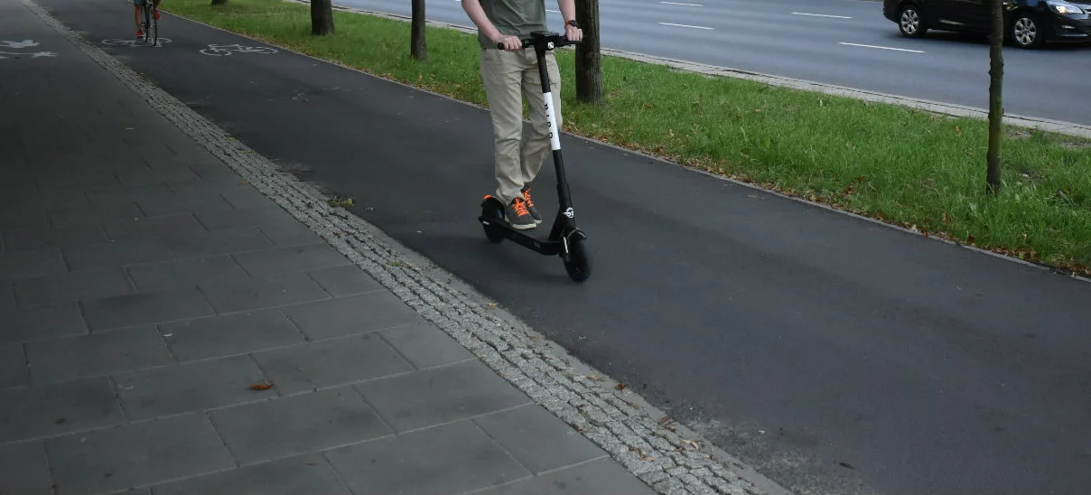 Testowałem nową hulajnogę Birda. To SUV wśród hulajnóg na minuty