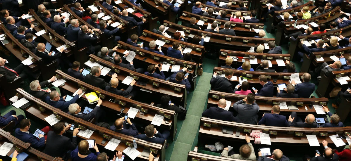 Zarobki posłów. Rząd znalazł pieniądze na duże podwyżki