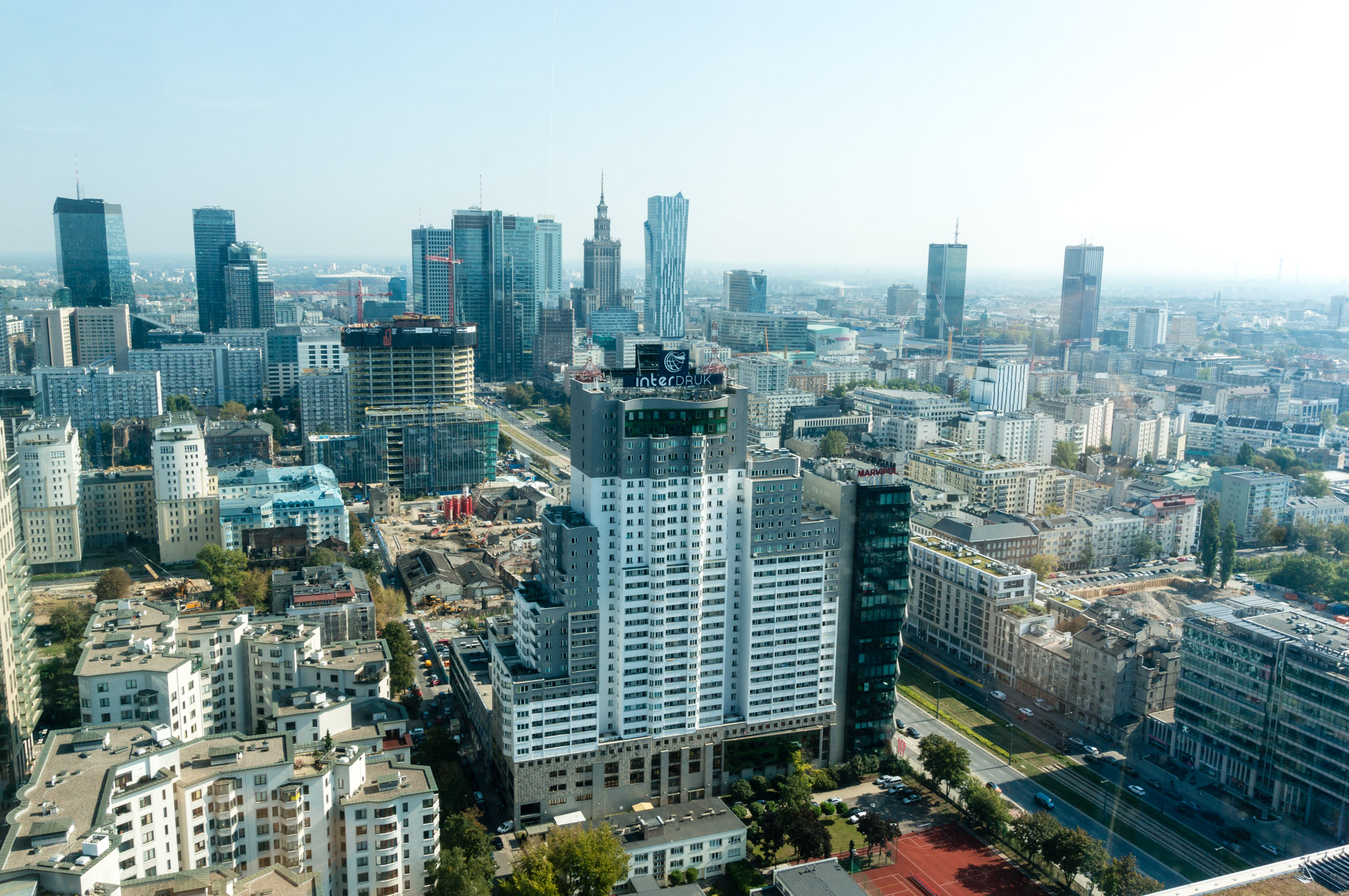 WeWork traci pieniądze inwestorów, ale idzie na giełdę