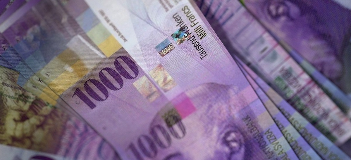 Frankowicze mogą mieć problem. Szwajcaria pod presją, by podnieść stopy procentowe
