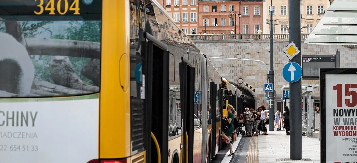Komunikacja miejska nie może się spóźniać. Sąd kazał ZTM oddać pieniądze za kurs Uberem