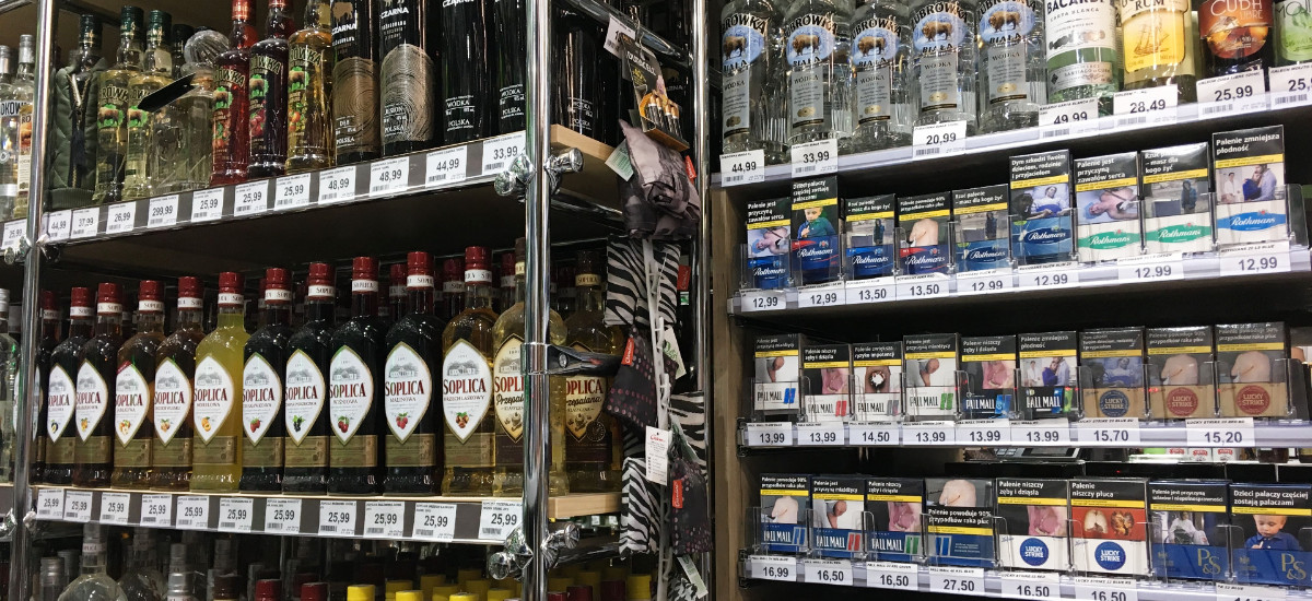 Akcyza na alkohol i papierosy w górę o 10 proc. Rząd potrzebuje pieniędzy, więc zapłacicie więcej za swoje nałogi