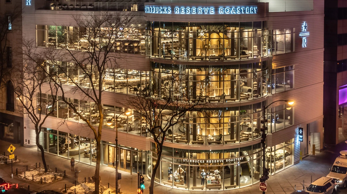 Największy Starbucks świata otwarty. Sieć postanowiła olśnić klientów
