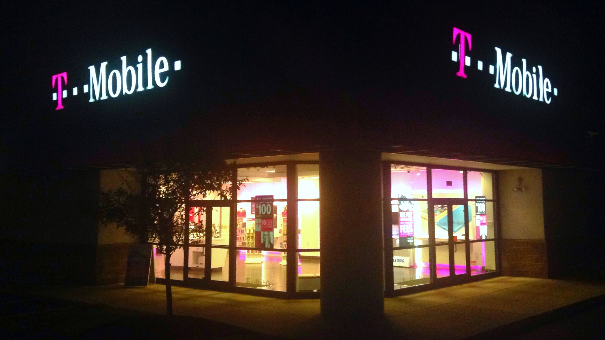 Wyniki T-Mobile Polska. Liczba klientów w górę, zatrudnienie w dół