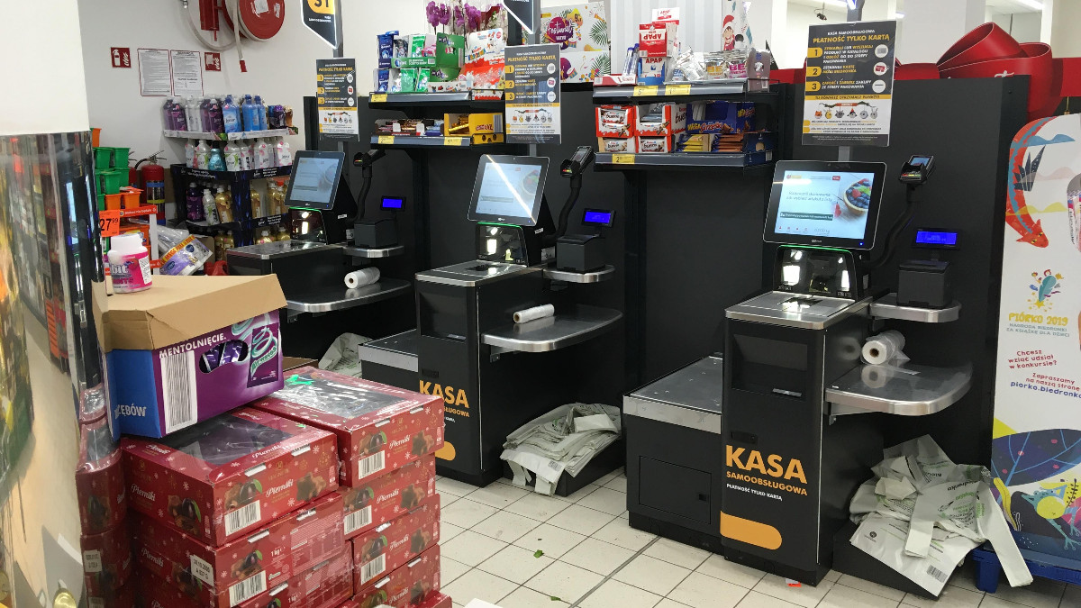 Praca na kasie. Powiemy ci, gdzie zarobisz tak najwięcej