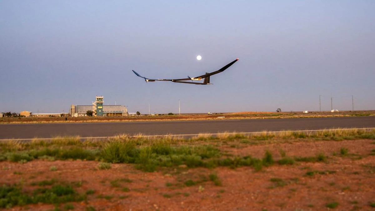 PHASA-35 to samolot solarny, który wystartuje dziś, a wyląduje za rok. Wkrótce może zastąpić satelity