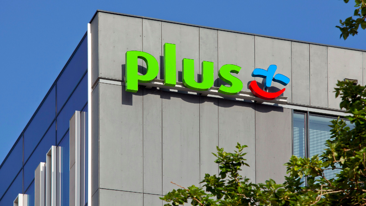 Kara dla Polkomtela. UOKiK do klientów Plusa: składajcie reklamacje. Operator: nie uznamy ich