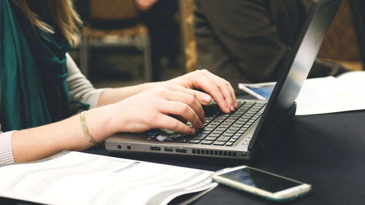 „To sytuacja ekstremalna”. Tak wygląda polska edukacja online okiem Brainly
