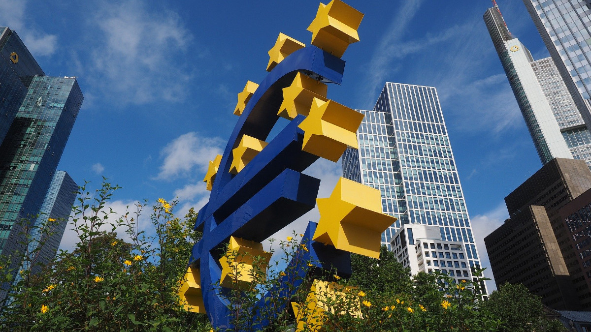 Halo, tu Frankfurt, co wy wyprawiacie w tej Polsce? Nasze wakacje kredytowe postrachem Europy