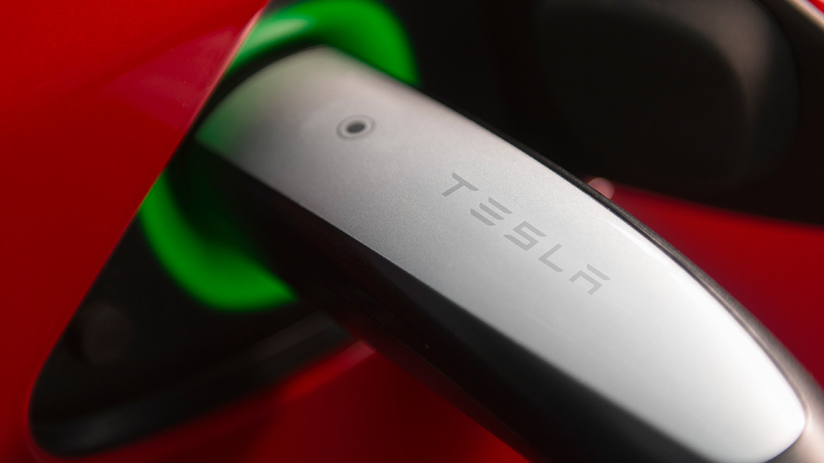 Akumulatory Tesli. Elon Musk szykuje konkurentom nokaut