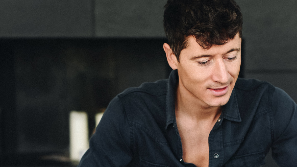 Robert Lewandowski w akcji. Kasa ze sprzedaży kawy z Lidla pójdzie na seniorów