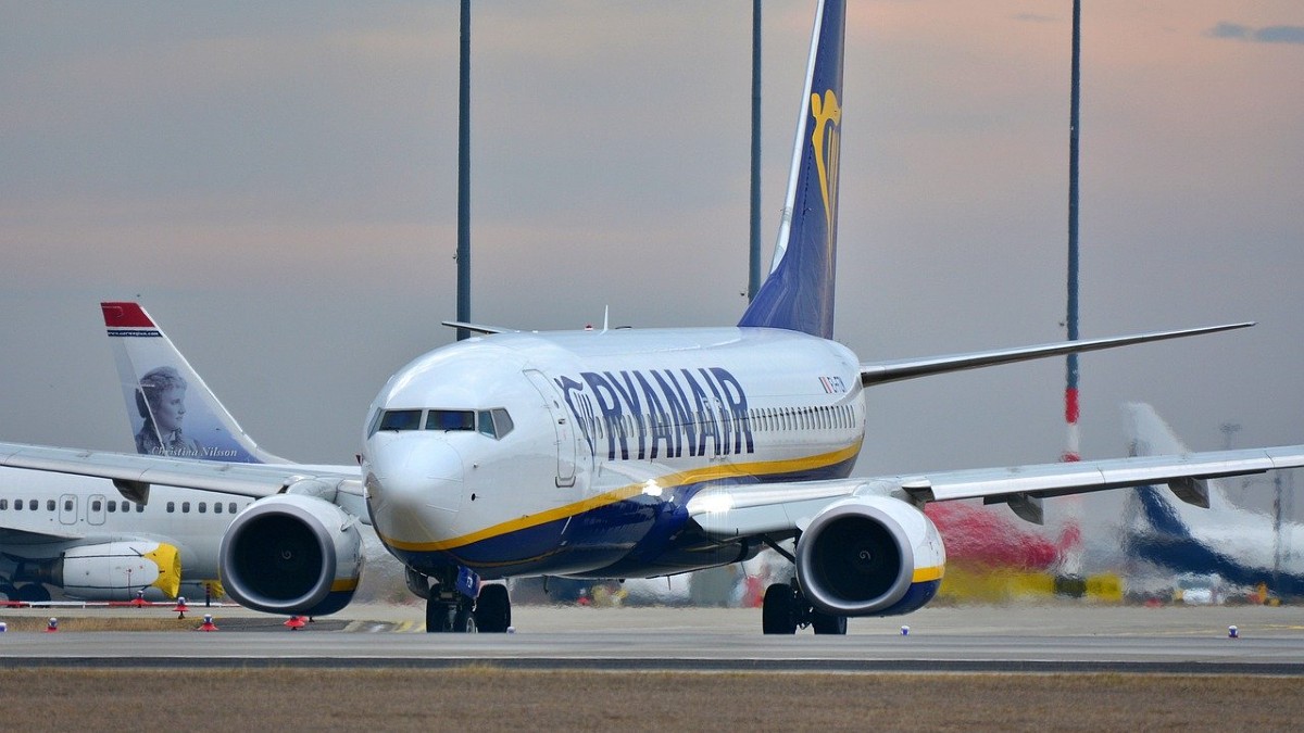 Ryanair, przeginasz! Przewoźnik wpycha klientom vouchery, o zwrocie pieniędzy nie chce słyszeć