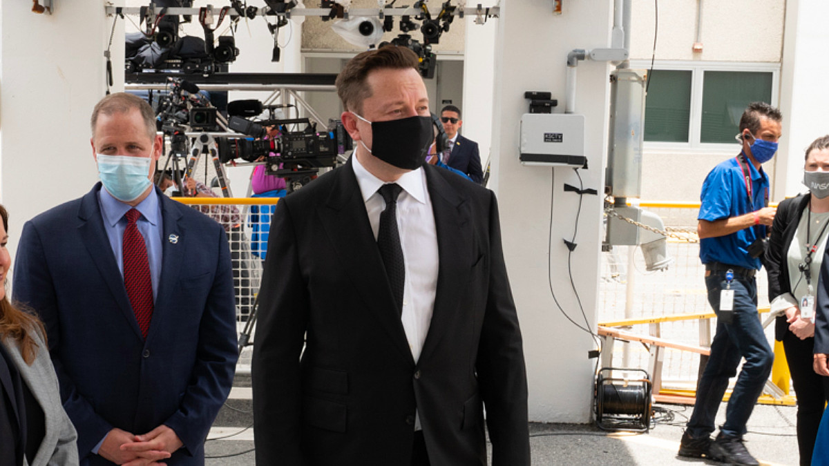 Tesla pokaże nowe baterie. Elon Musk kolejny raz przełożył prezentację rewolucyjnej technologii