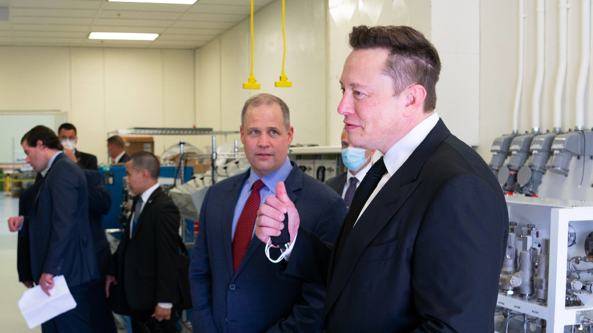 Tesla już sześć razy obniżyła ceny swoich aut w tym roku. No to inwestorzy obniżyli cenę akcji Tesli