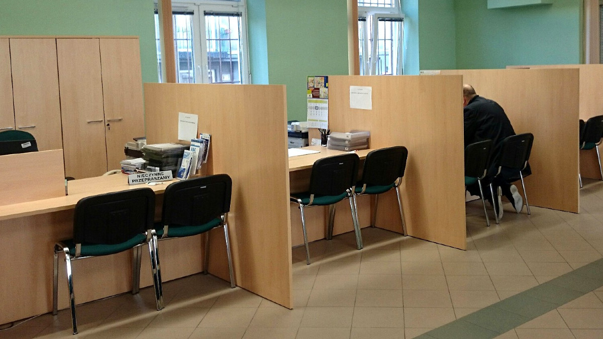 Chcecie wiedzieć, jakie składki ZUS zapłacicie w 2024 roku? Najpierw usiądźcie