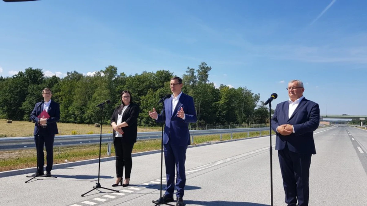 Budowa dróg w Polsce. 15-kilometrowy fragment autostrady A2 został oddany do ruchu