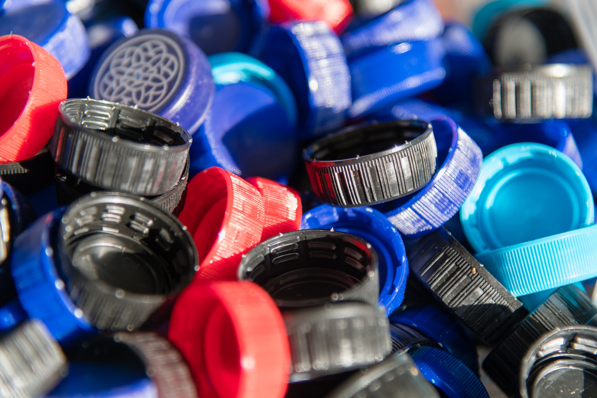 Zmiany klimatyczne. Plastik nie pomoże przemysłowi naftowemu wyjść z kryzysu