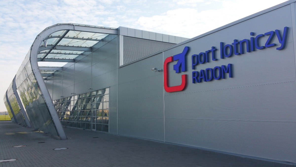 Lotniska w Polsce. Domagają się pomocy finansowej, ale w większości nadają się do zaorania