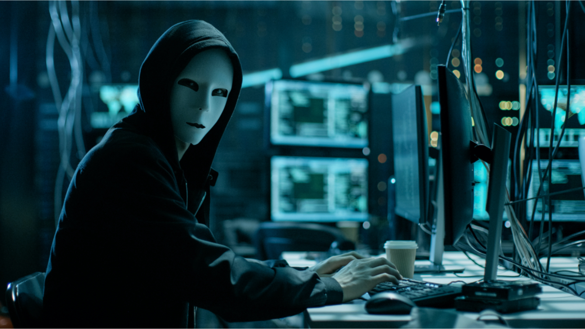 Ataki hakerskie. Idzie druga fala pandemii, a cyberprzestępcy wrzucają piąty bieg