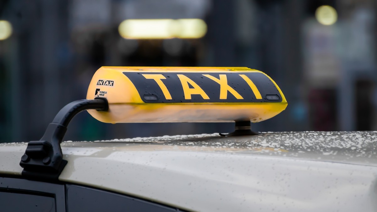 Padł mit taniego Ubera. Tak długo szukałem najtańszego przejazdu, że w końcu wybrałem taksówkę