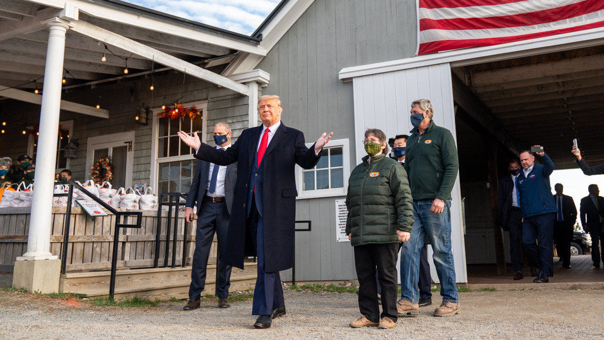 Wybory w USA. Donald Trump zbiera pieniądze na koszty walki o wybory, ale cel zbiórki jest inny