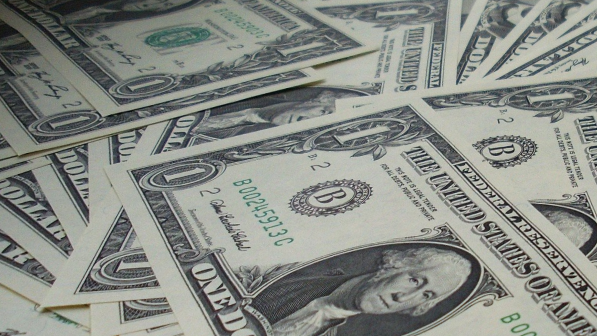 złoty umacnia się do dolara