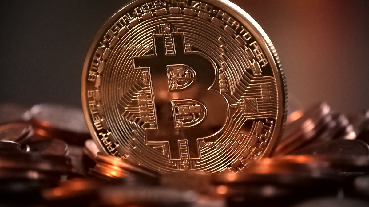 Oszustwa na kryptowalutach. KNF ostrzega, że coraz częściej dajemy się okraść