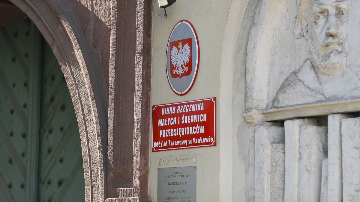 Tarcze antykryzysowe. Rząd nie ma kasy na pomoc dla firm ze spadkiem obrotów ponad 70 proc.