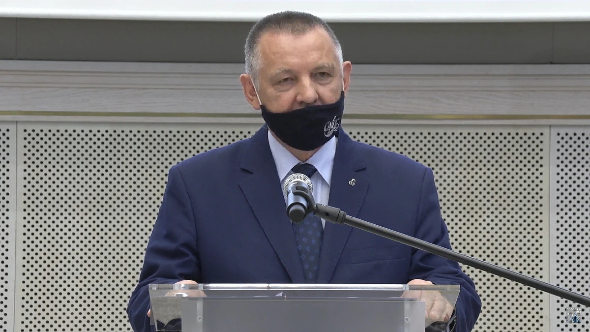 Rano syn, po południu ojciec. Prokuratura wzięła na celownik Mariana Banasia i jego rodzinę