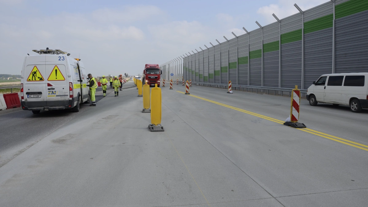 Budowa autostrad w Polsce. Po dwa pasy na A1 w obu kierunkach na całej długości