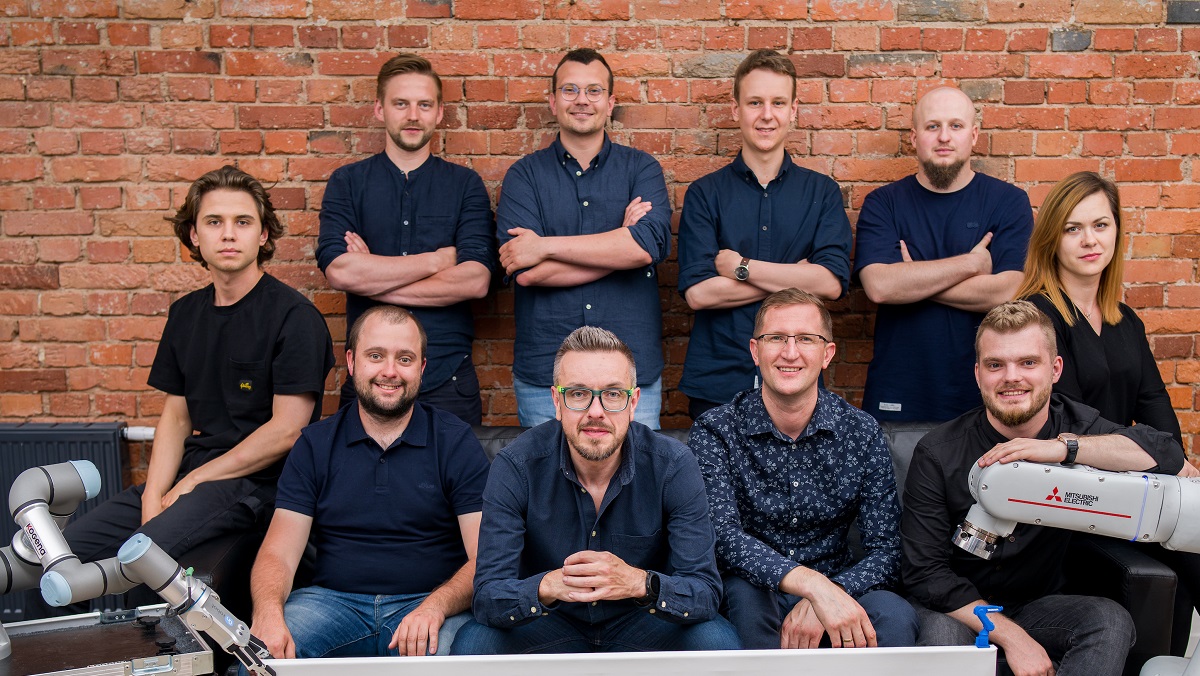 Smażą frytki i składają hamburgery, ale brylują w przemyśle. Polski startup z łączy ludzi i roboty