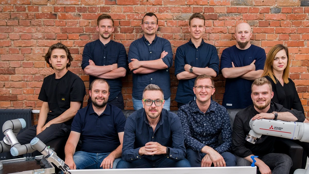 Smażą frytki i składają hamburgery, ale brylują w przemyśle. Polski startup z łączy ludzi i roboty
