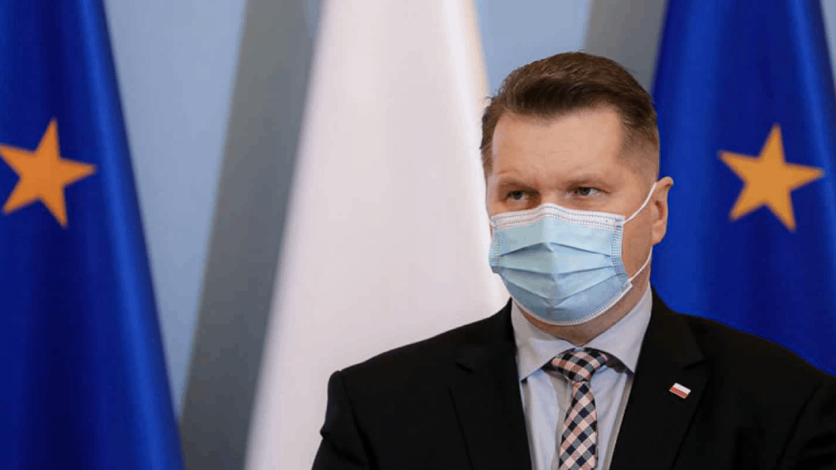 Powrót do szkoły 1 września. Minister edukacji znowu nie boi się koronawirusa
