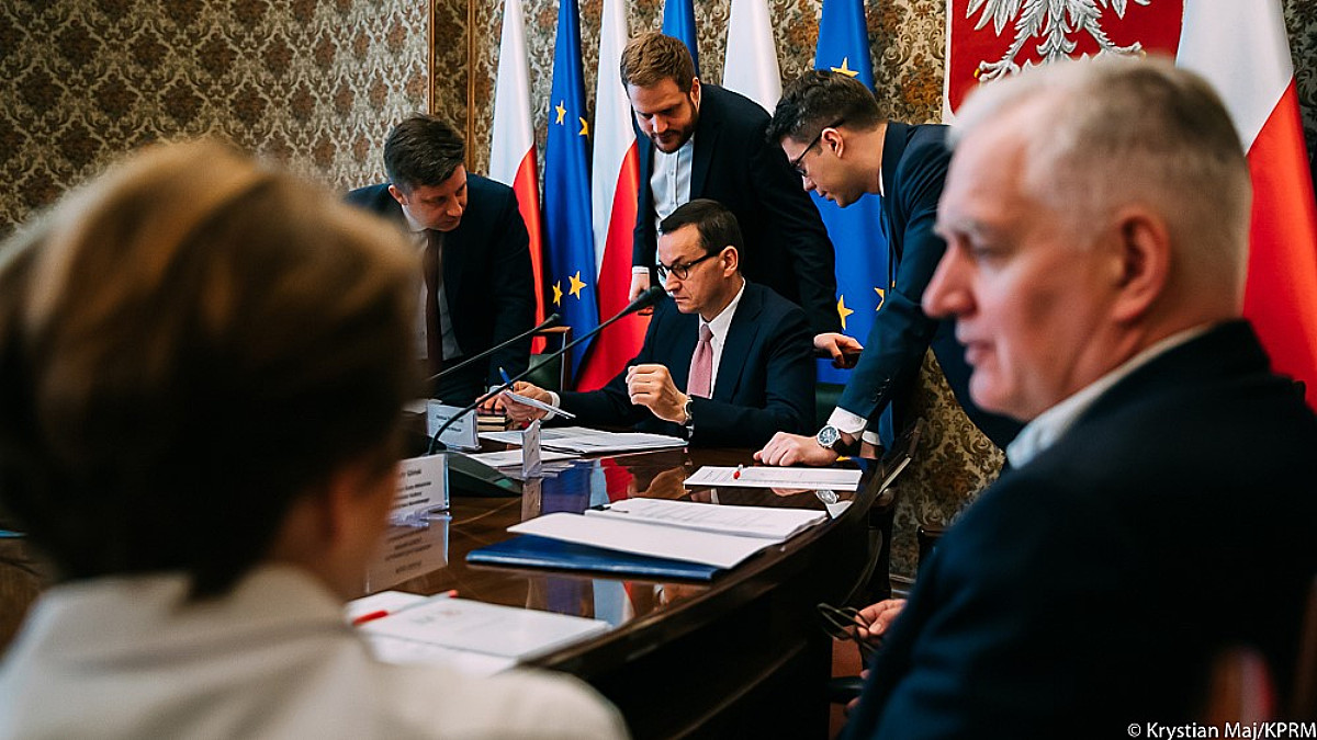 Podwyżka podatków. Gowin blokuje Polski Ład, Morawiecki pęka