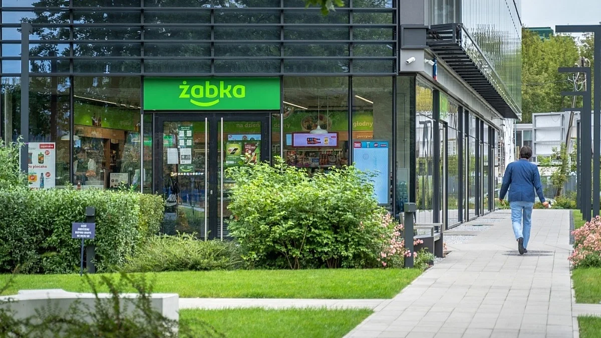Zakaz handlu w niedzielę. Biedronka nabroiła, oberwą Żabki, a ty zapomnij o zakupach w dzień święty