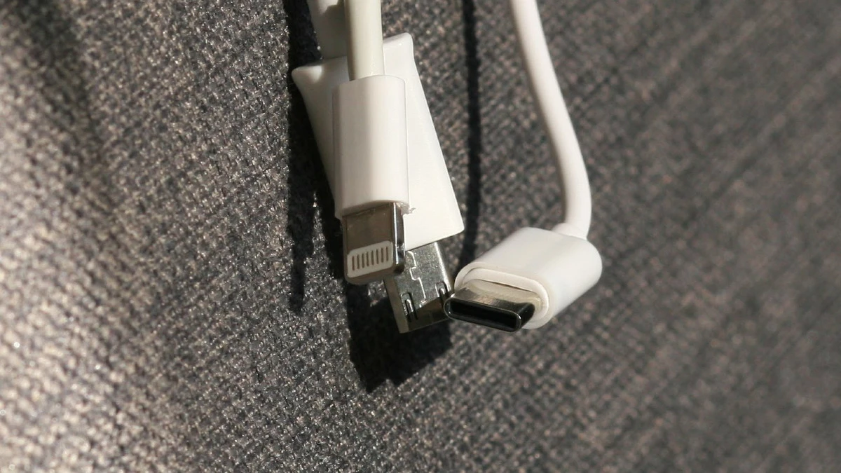 Koniec gniazda Lightning w Europie. Bruksela stawia na USB-C