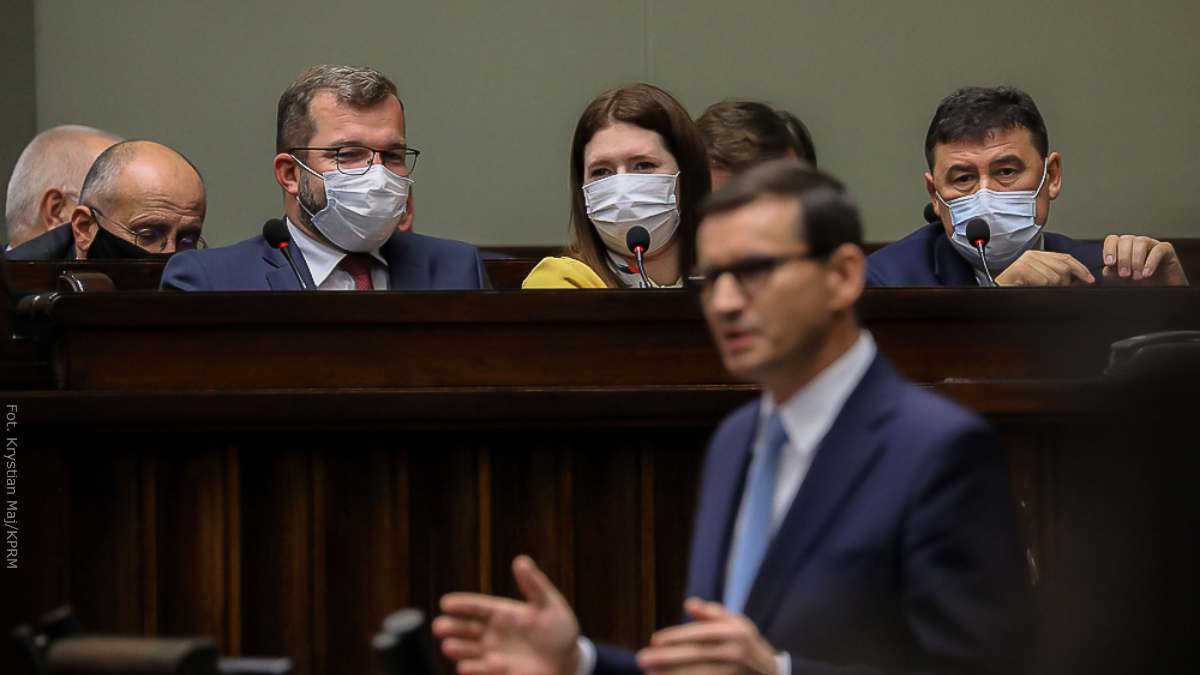 Zarobki w rządzie. Rząd da kierownikom po 16 tys. zł