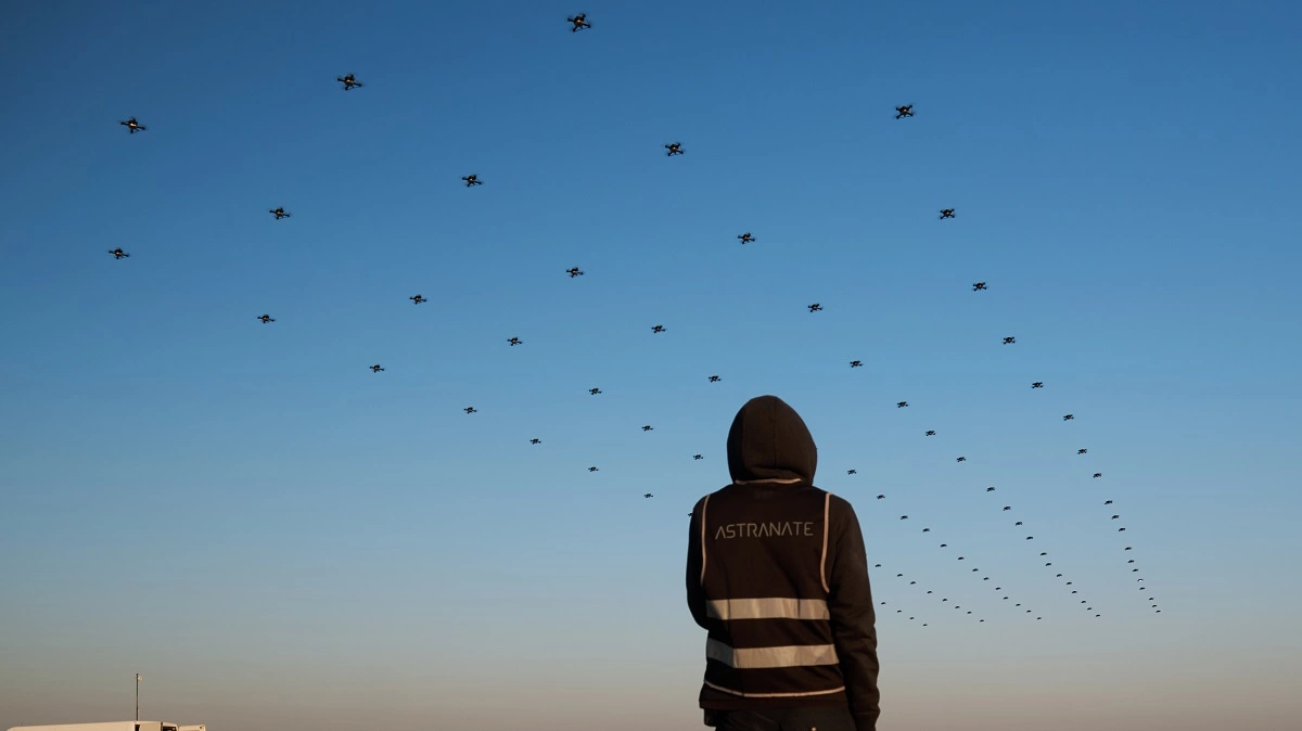 Polska firma tworzy pokazy dronów. Potrafi kontrolować kilkaset maszyn jednocześnie