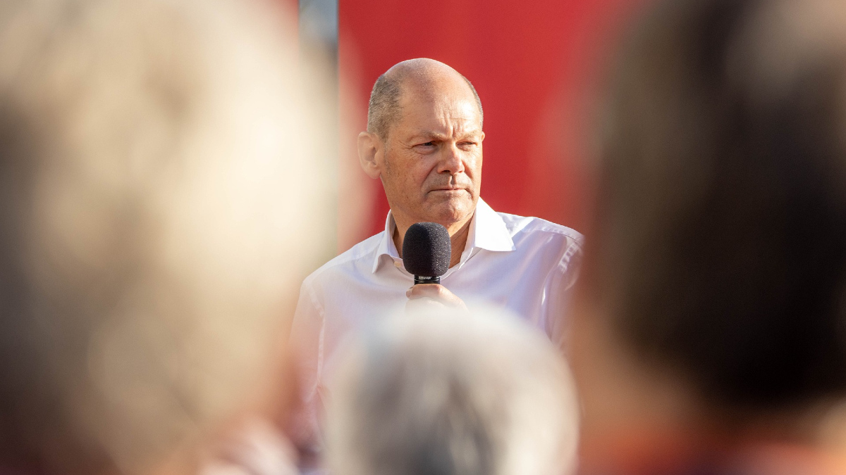 Większość Niemców za embargiem na gaz i ropę z Rosji. Może kanclerz znowu zmięknie