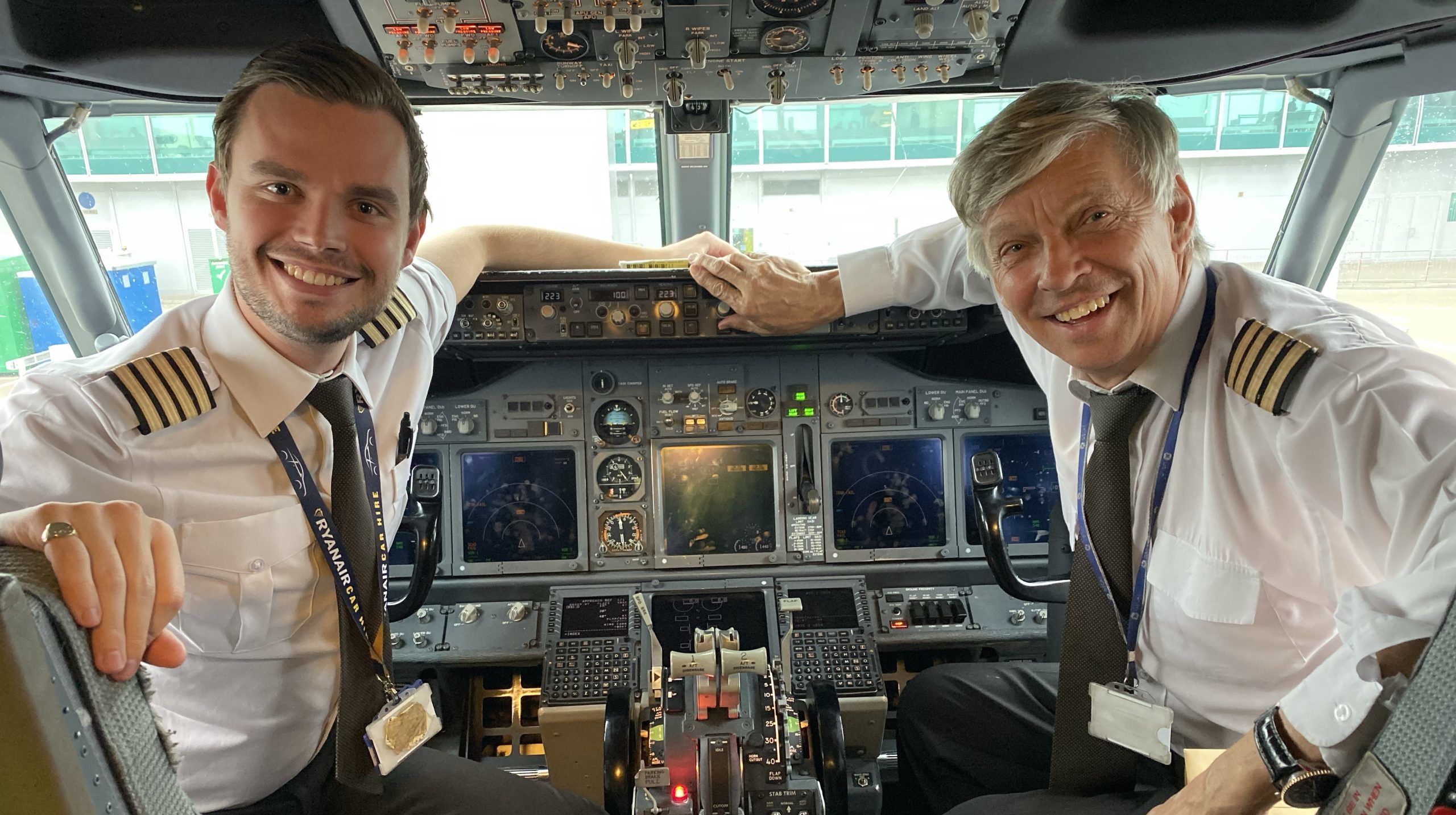 Ryanair ogłosił nabór – chce zatrudnić kilkuset pilotów z Polski. Nie wiesz, co zrobić z kasą, zainwestuj w kurs