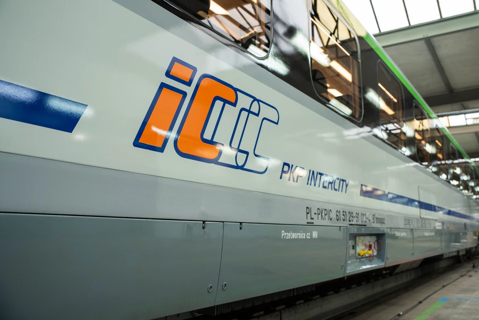 PKP Intercity. Rekordowe obniżki cen biletów miesięcznych 