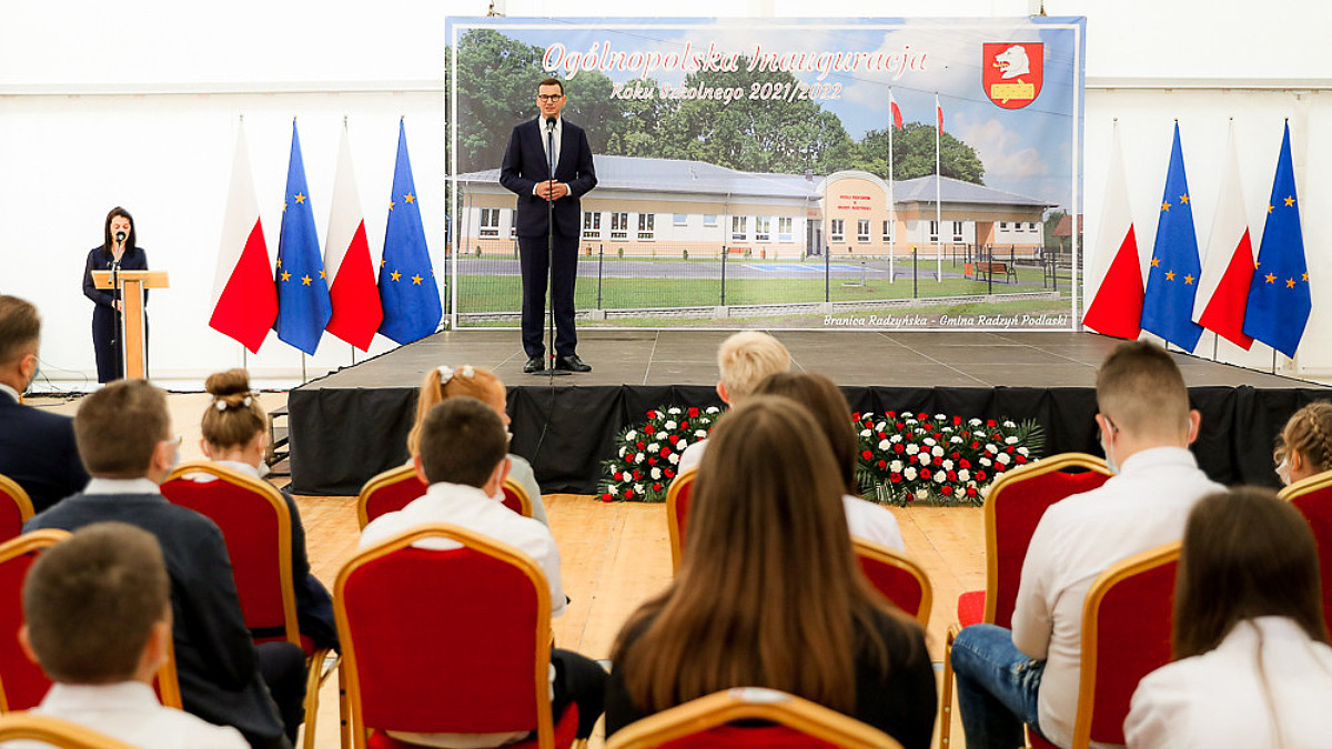 Polski Ład znowu uderza w nauczycieli. ZNP chce iść do sądu, a MF nie rozumie, co się dzieje