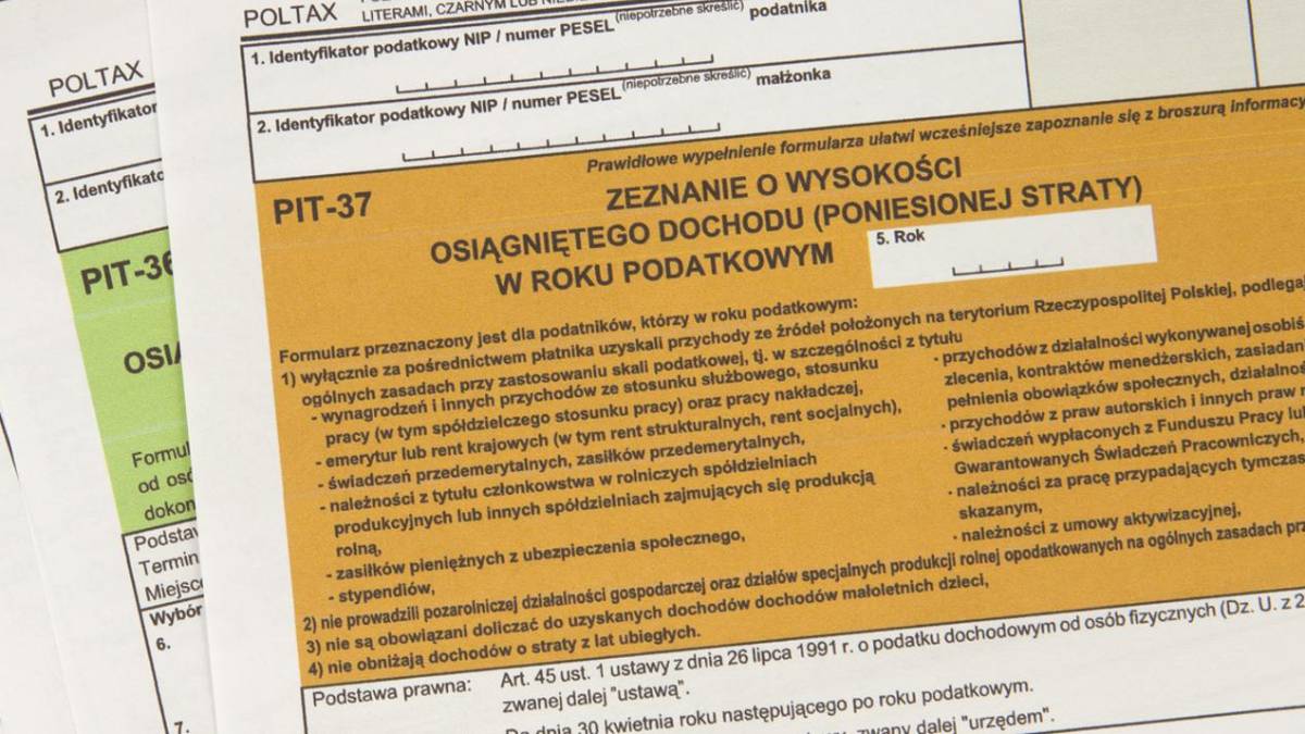 Miliony podatników za chwilę wymiękną, próbując rozliczyć PIT. Mamy dla was dobrą radę