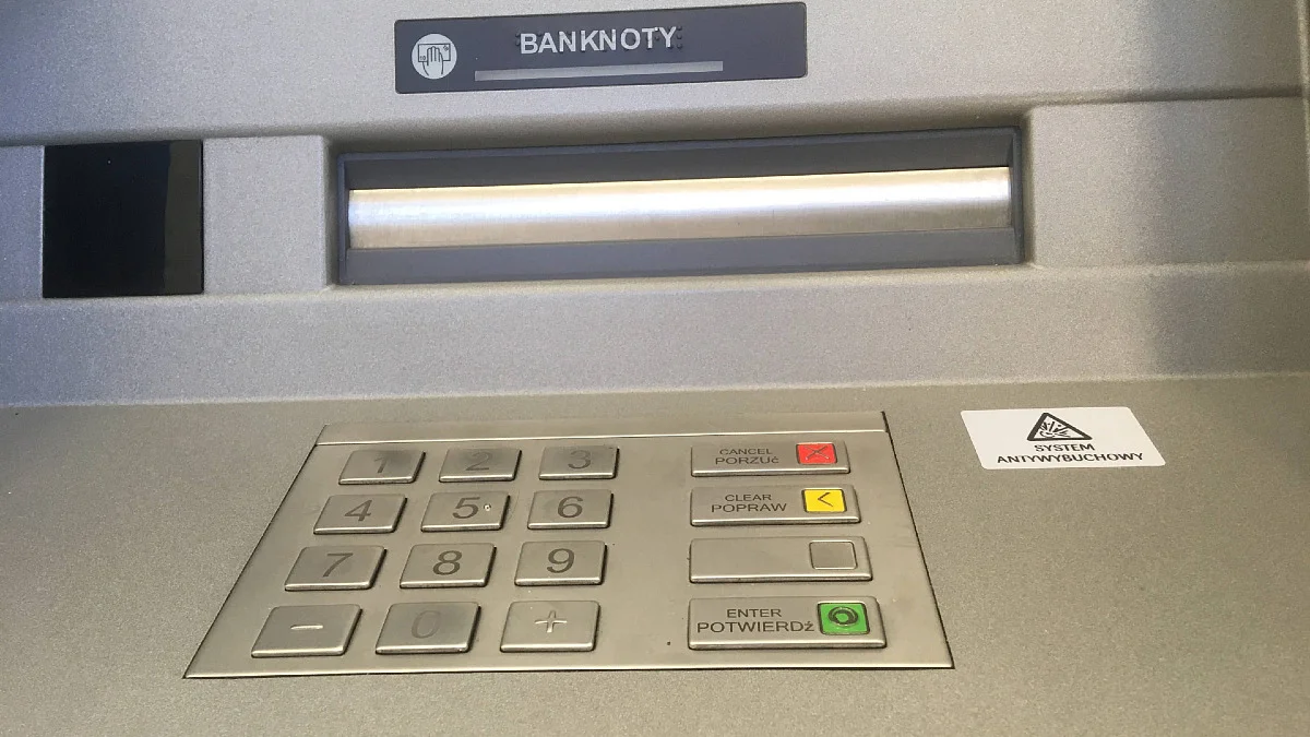 Wiemy, ile banki straciły przez wakacje kredytowe. Nie ma co, łupnęło je po kieszeni