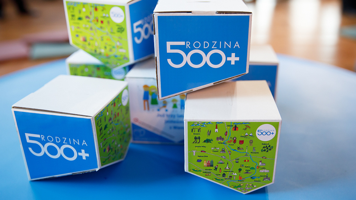 500+ już za miesiąc zmieni się w 800+. Nie dajcie się nabrać oszustom