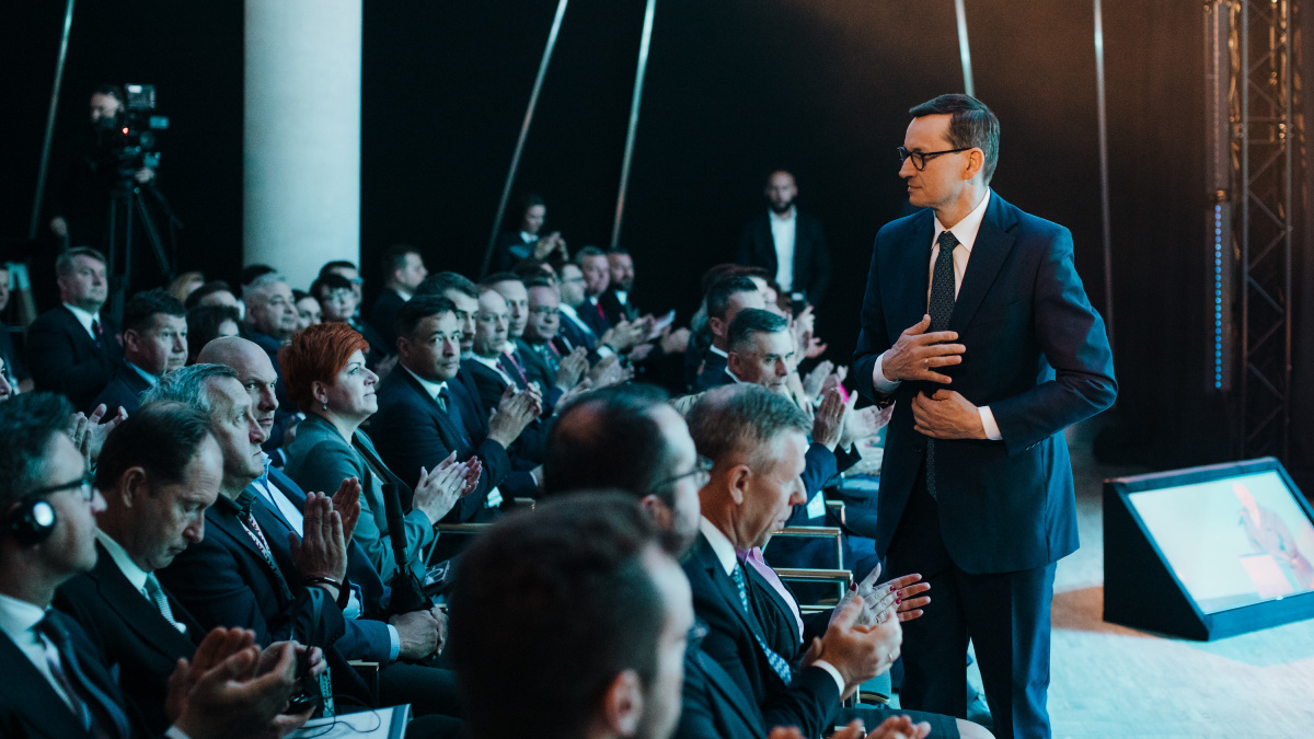 Zadłużenie Polski. Rząd znowu majstruje przy regule wydatkowej
