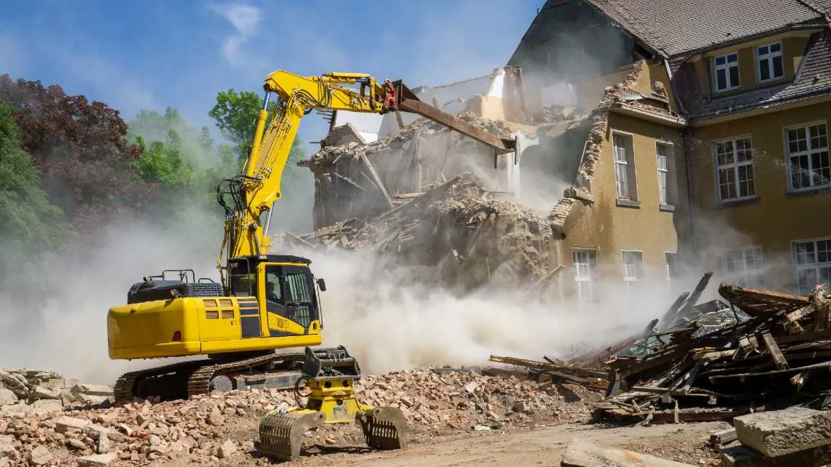 Rząd do Polaków: budujcie domy bez zezwoleń. To nic, że wpadniecie w bagno większe niż WIBOR